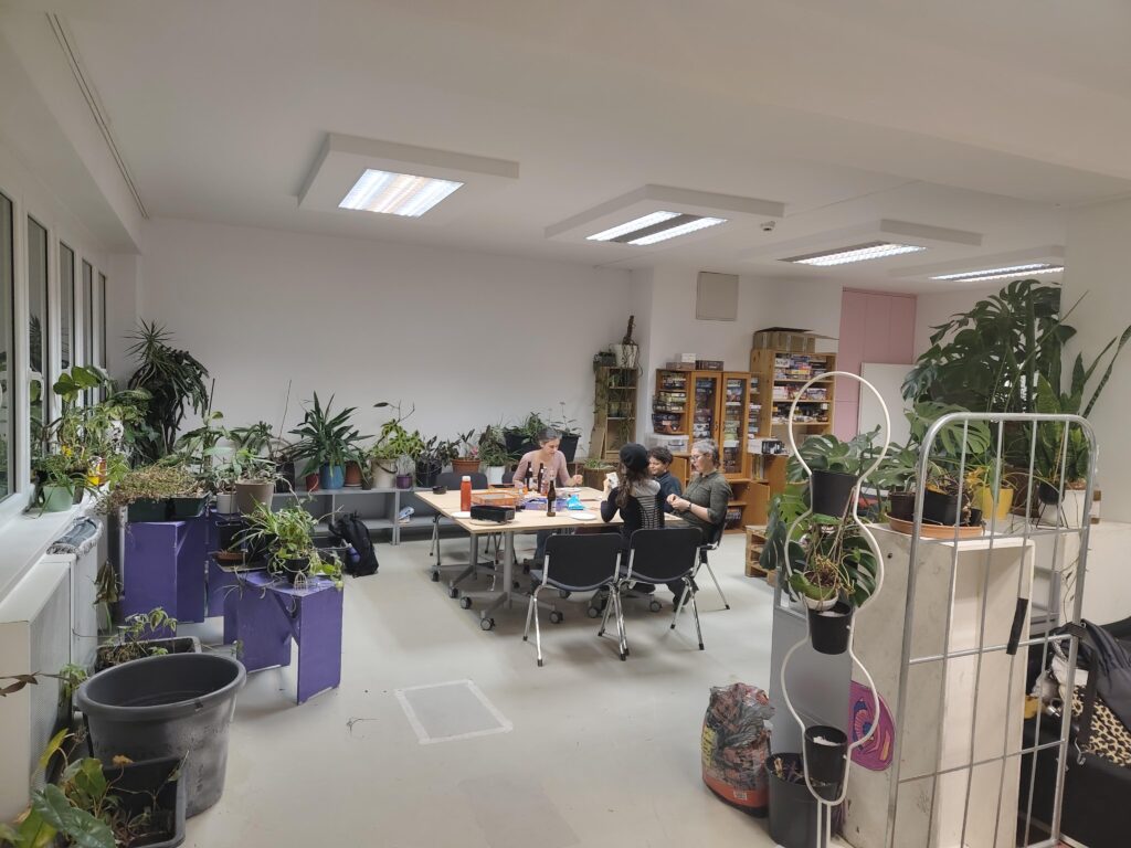 Spaces in use / space in action